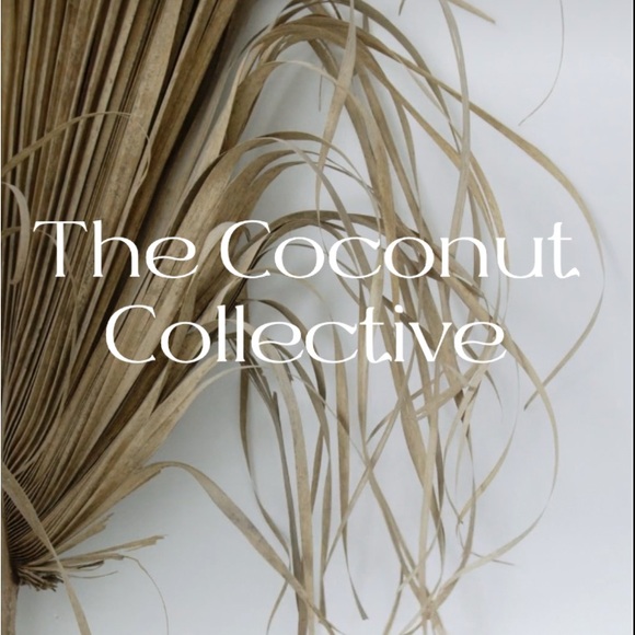 The Coconut Collective Lahaina Gold Necklace NWT! - Picture 2 of 2